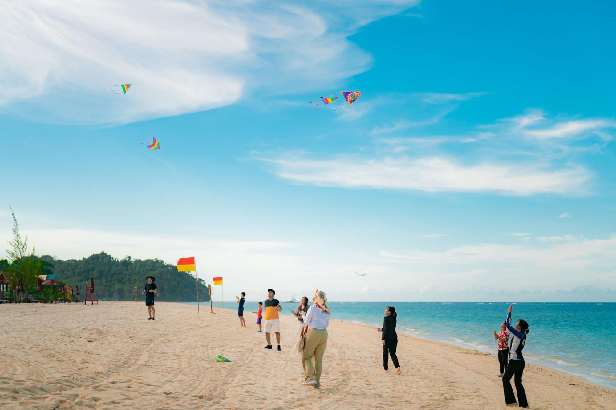 Jsk Island * Kampong Mantanani