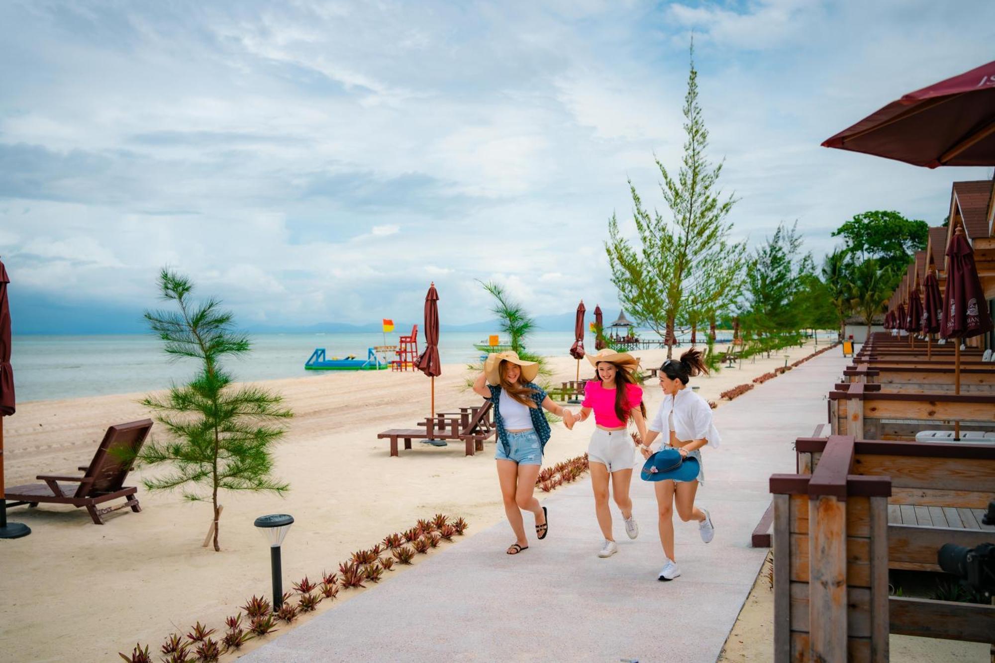 Jsk Island Resort *